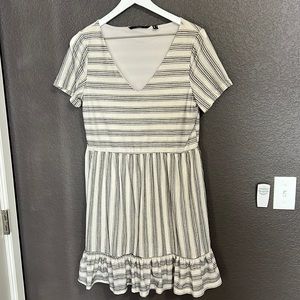 Black and white womans summer dress size small